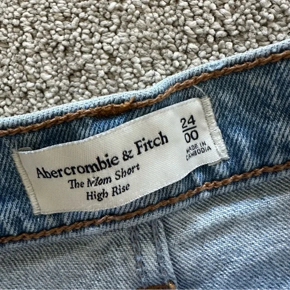 Abercrombie & Fitch The Mom Short High Rise Denim Shorts 24/00 - Picture 2 of 7